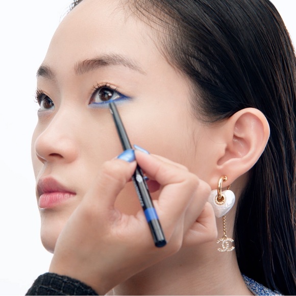 🔔Limited Edition🔔 Chanel Waterproof Eyeliner #82 BLEU ABYSSE - Picture 5 of 12